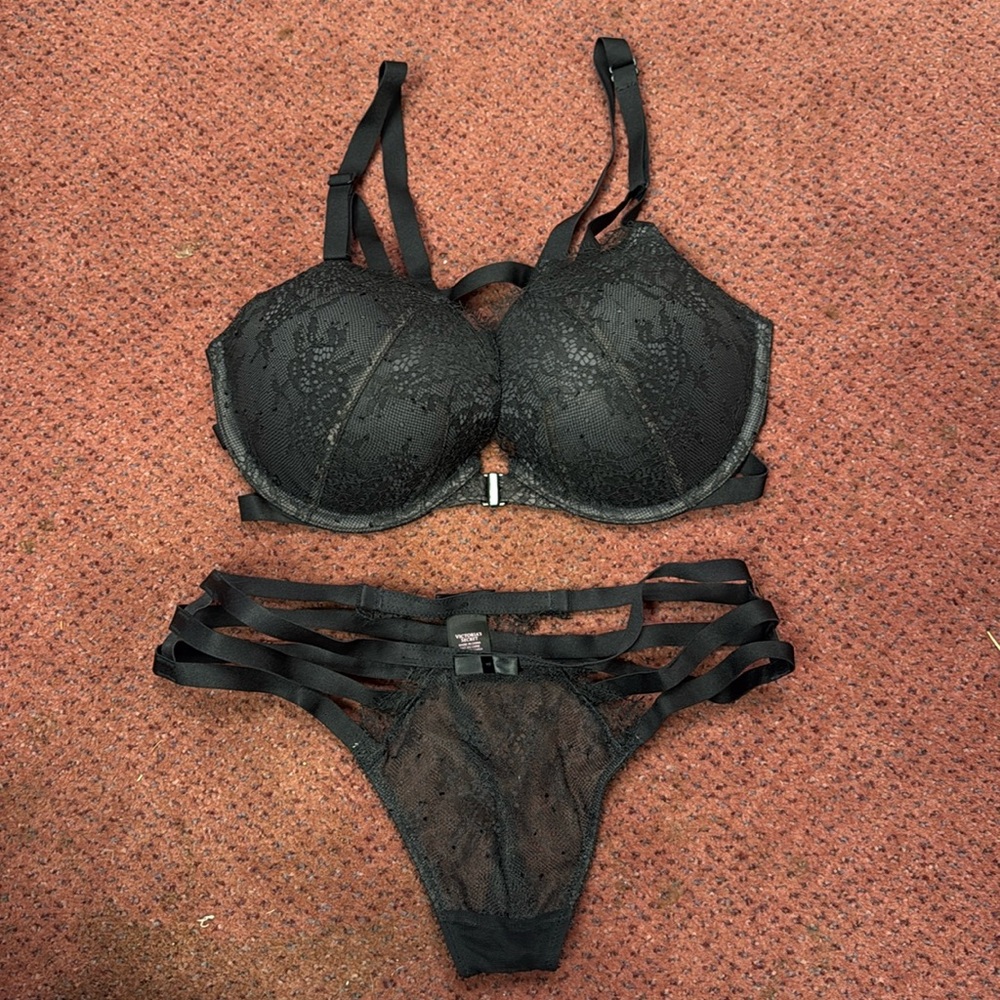 Victoria secrets bra set